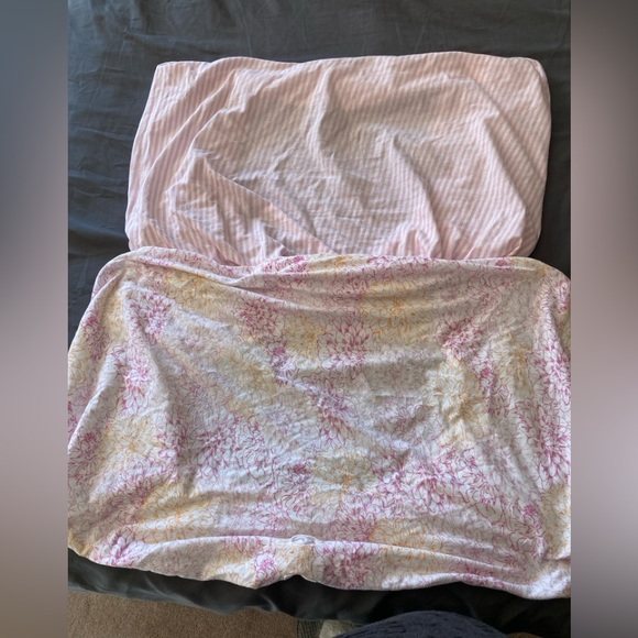 2 Organic Cotton Changing Pad Covers Burt’s Bees and Gerber - Picture 1 of 7